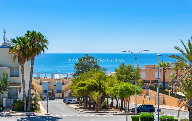 Перепродажа - Villa - Orihuela Costa - Campoamor