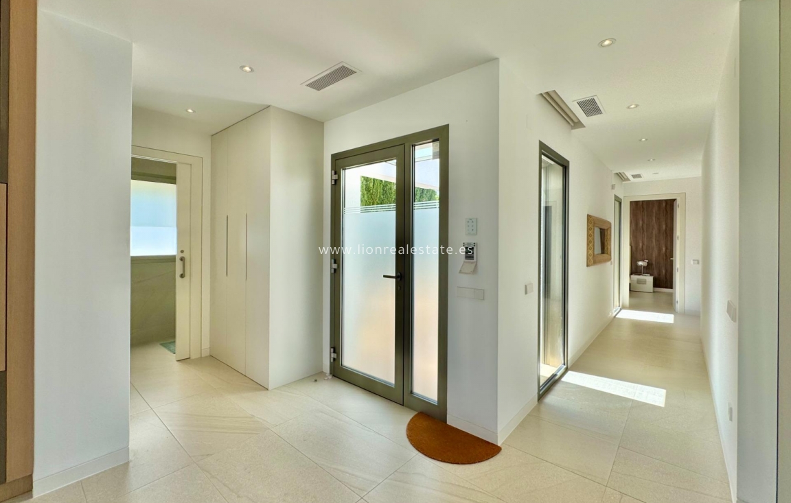 Перепродажа - Villa - Orihuela Costa - Las Colinas Golf