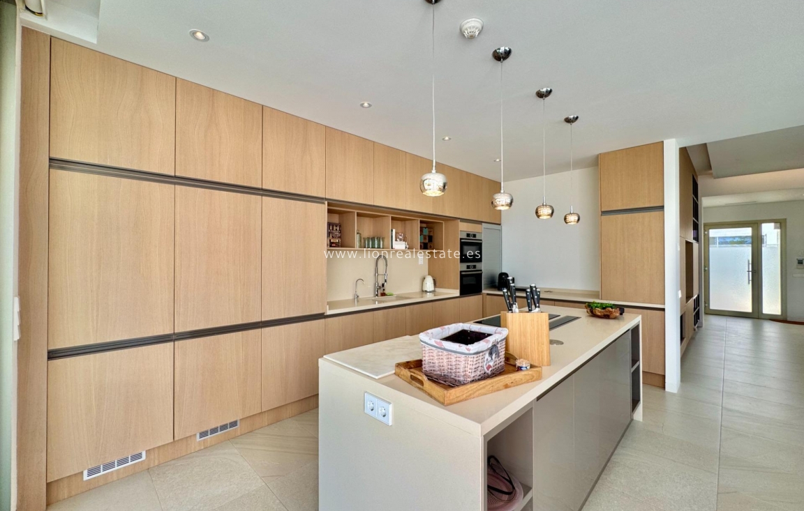 Перепродажа - Villa - Orihuela Costa - Las Colinas Golf