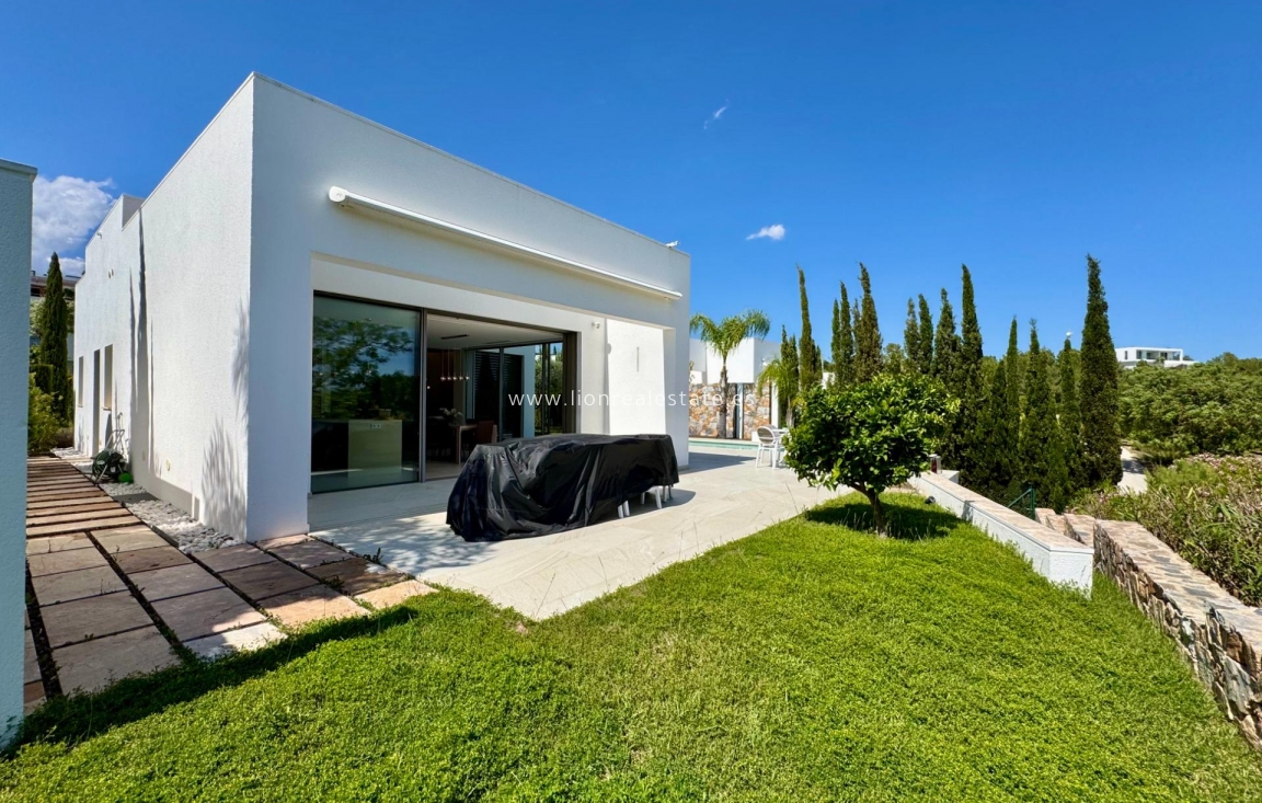 Перепродажа - Villa - Orihuela Costa - Las Colinas Golf