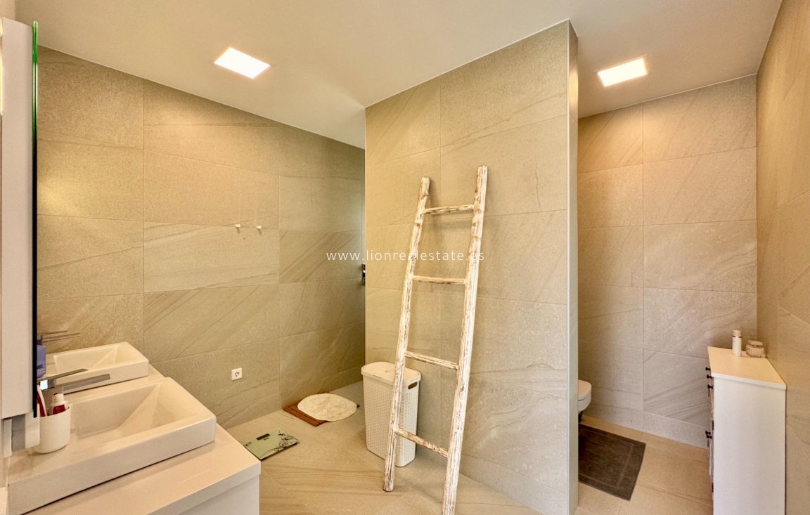 Перепродажа - Villa - Orihuela Costa - Las Colinas Golf
