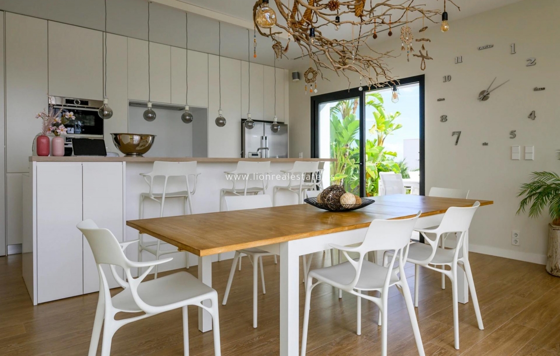 Перепродажа - Villa - Orihuela Costa - Las Colinas Golf