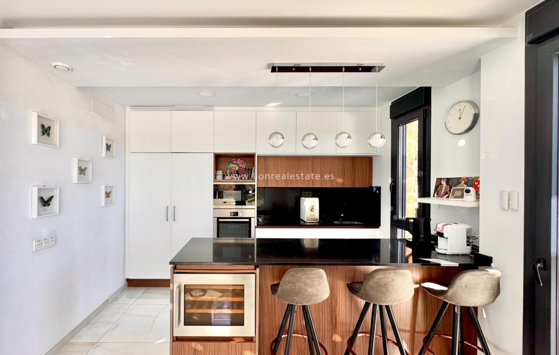 Перепродажа - Villa - Orihuela Costa - Lomas de Cabo Roig
