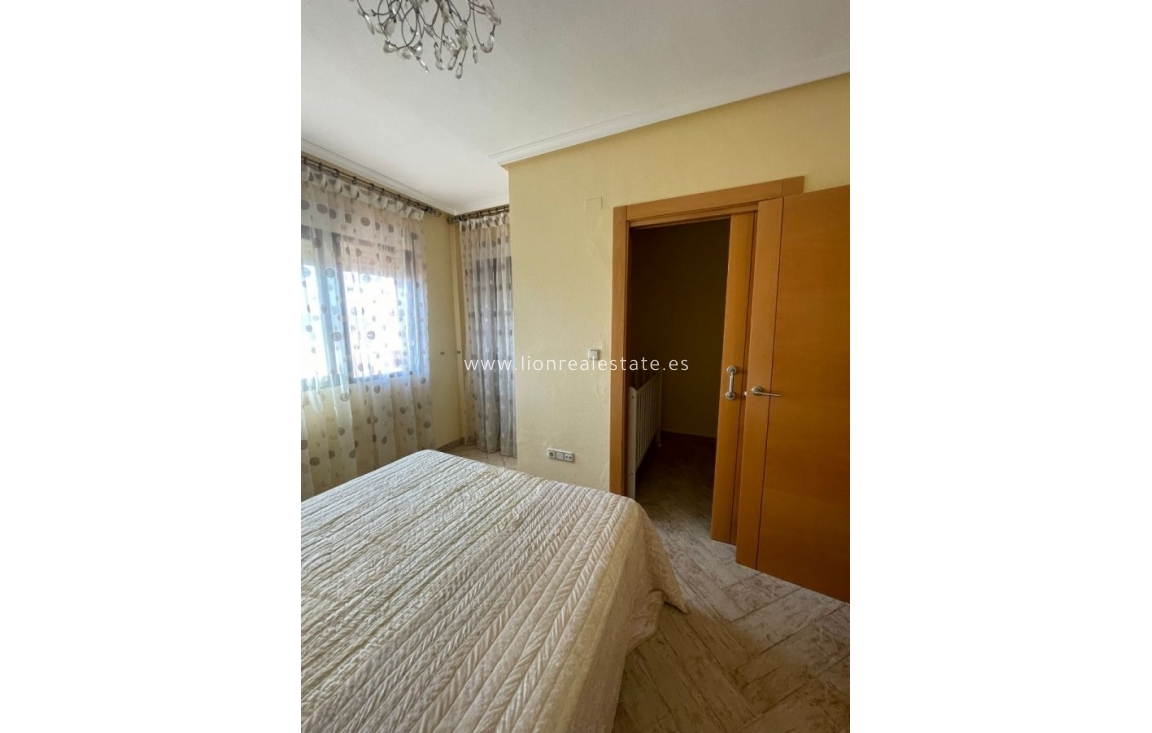 Перепродажа - Villa - Orihuela Costa - PAU 26