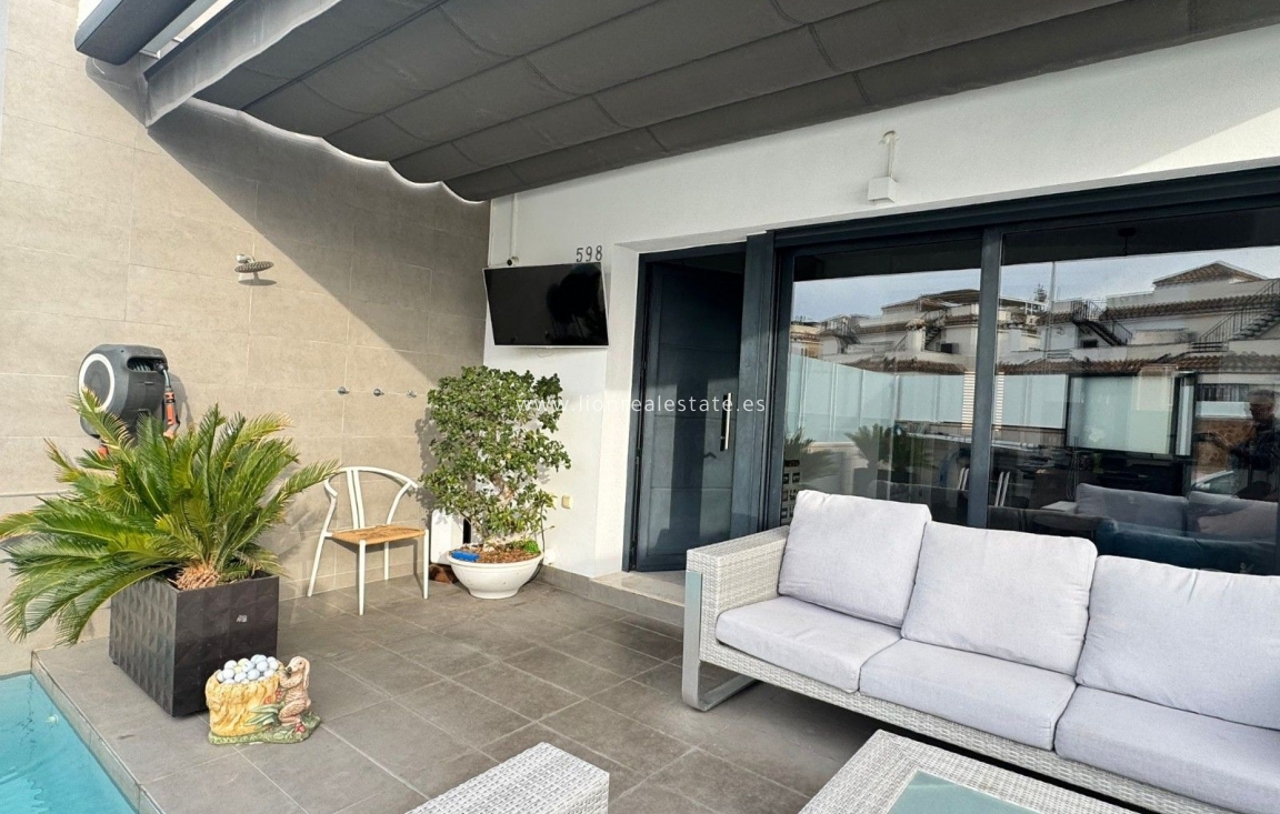 Перепродажа - Villa - Orihuela Costa - PAU 26