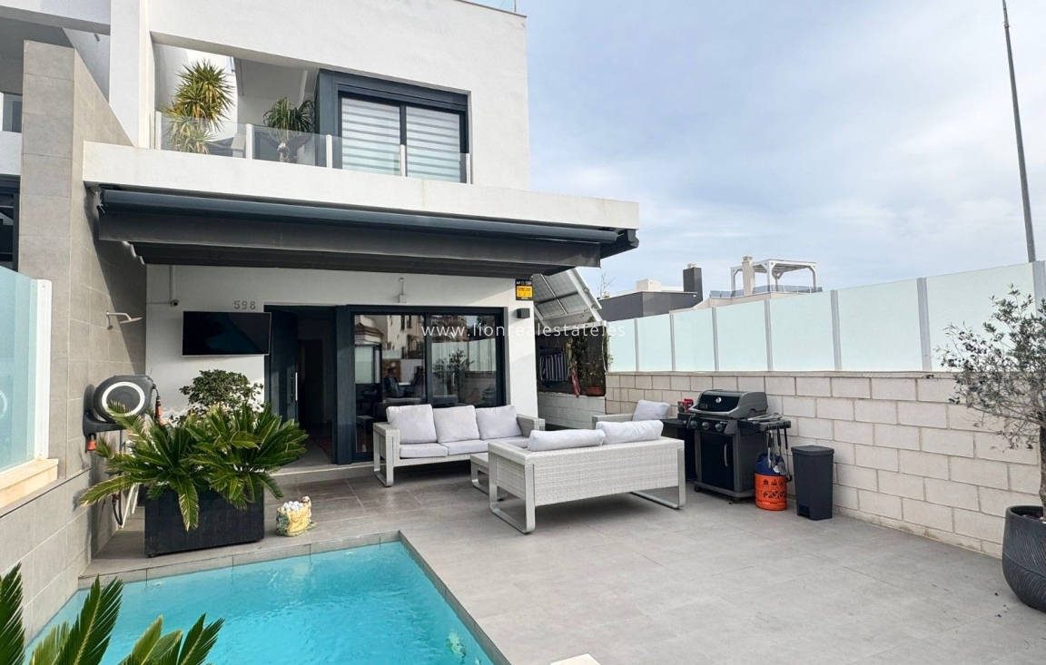 Перепродажа - Villa - Orihuela Costa - PAU 26