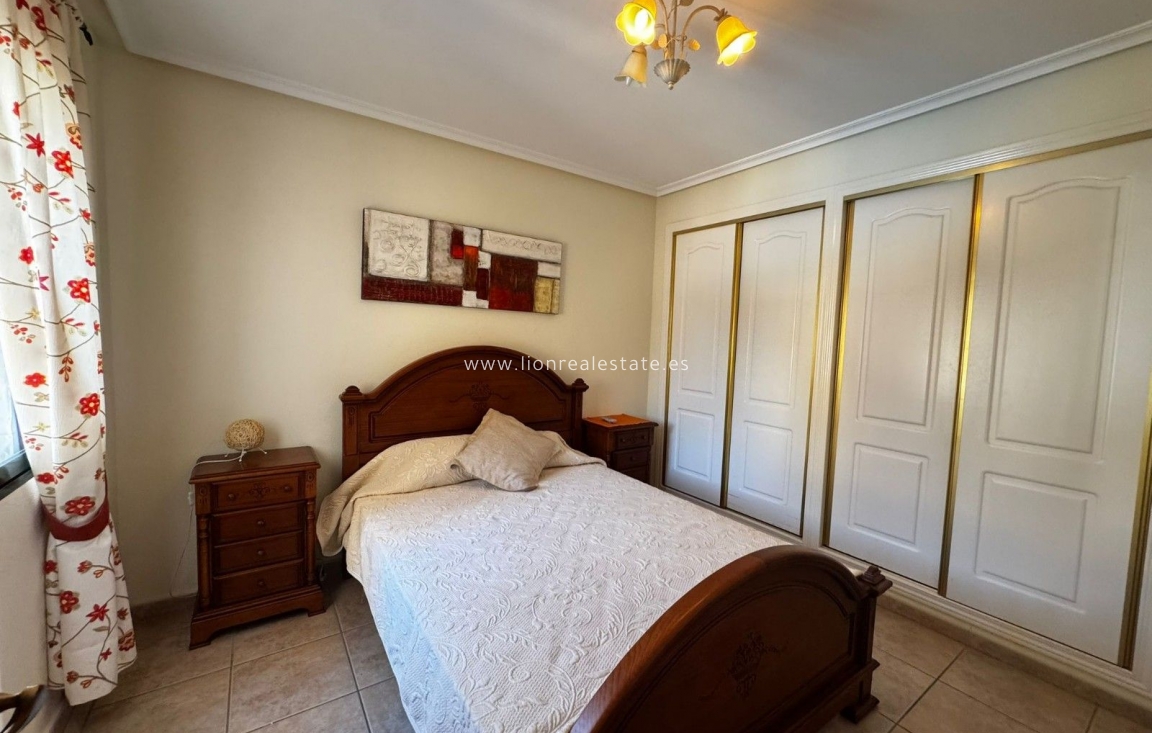 Перепродажа - Villa - Orihuela Costa - PAU 8