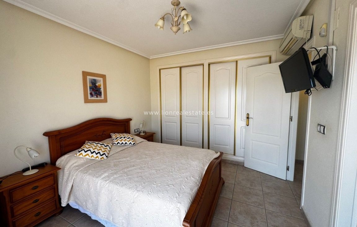 Перепродажа - Villa - Orihuela Costa - PAU 8