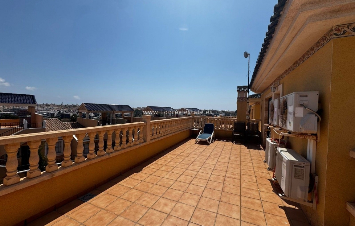 Перепродажа - Villa - Orihuela Costa - PAU 8