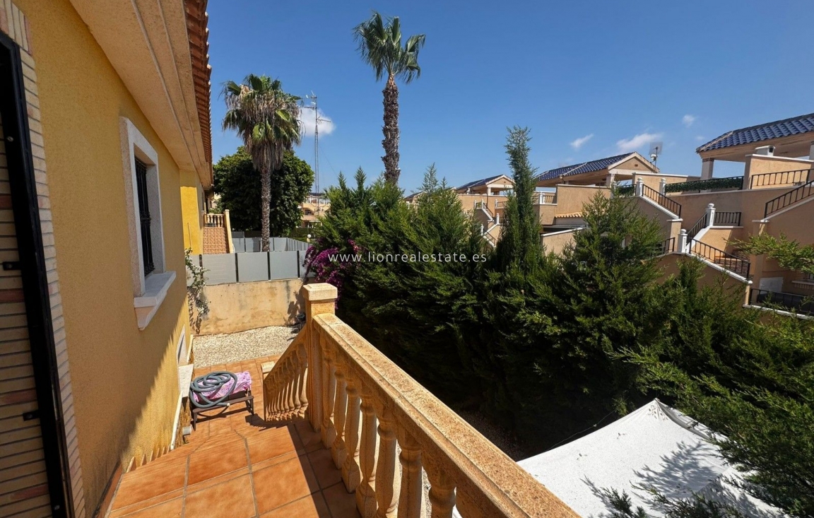 Перепродажа - Villa - Orihuela Costa - PAU 8