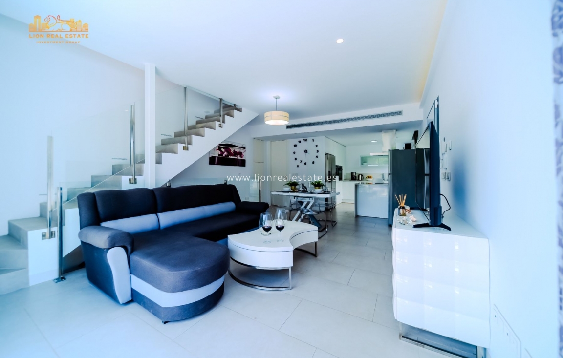 Перепродажа - Villa - Orihuela Costa - PAU 8