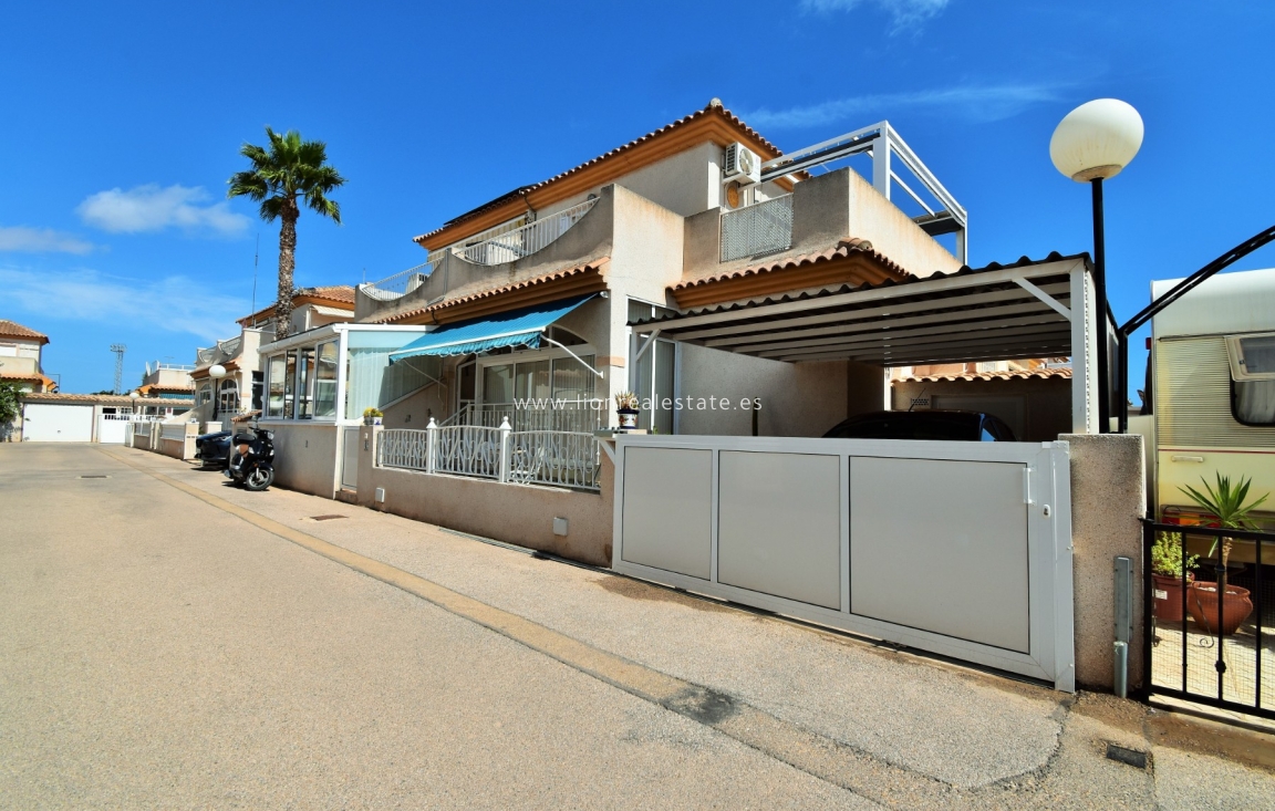 Перепродажа - Villa - Orihuela Costa - Playa Flamenca