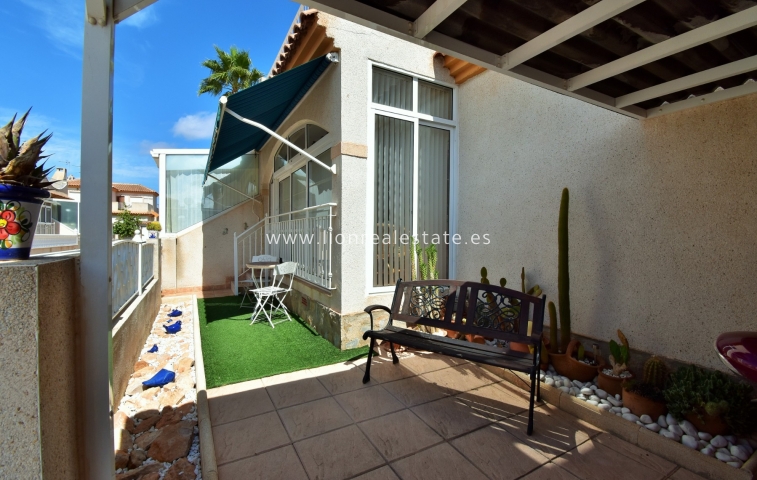 Перепродажа - Villa - Orihuela Costa - Playa Flamenca