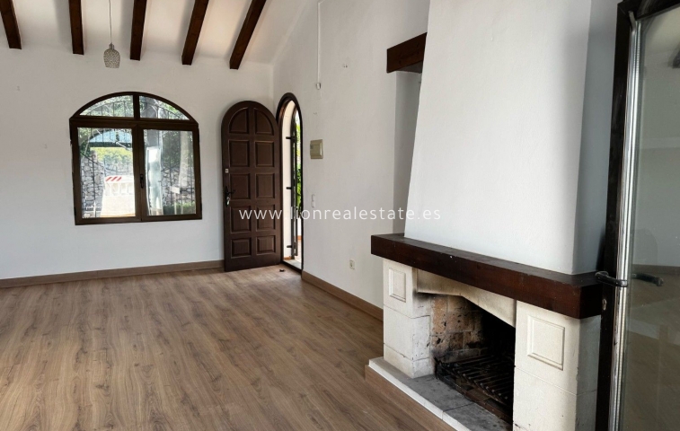 Перепродажа - Villa - Orihuela Costa - Villamartín-Las Filipinas