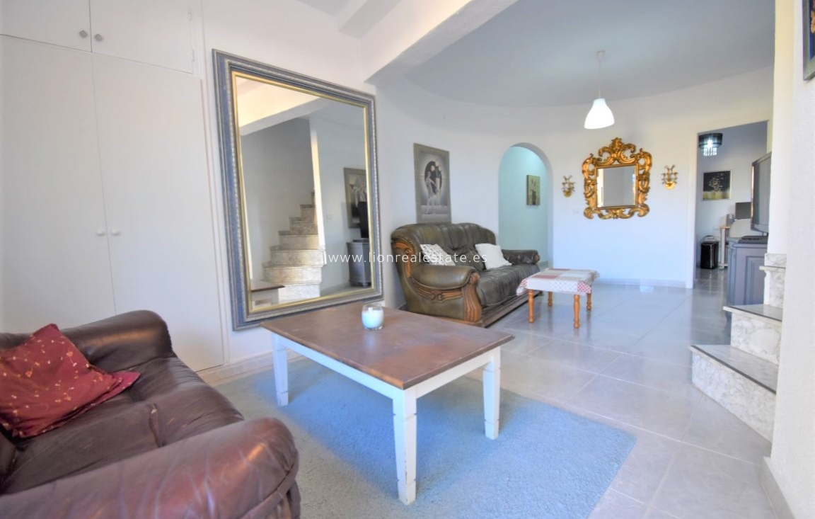 Перепродажа - Villa - Orihuela Costa - Villamartín