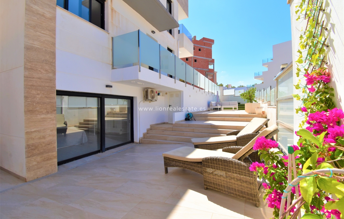 Перепродажа - Villa - Orihuela Costa - Villamartín