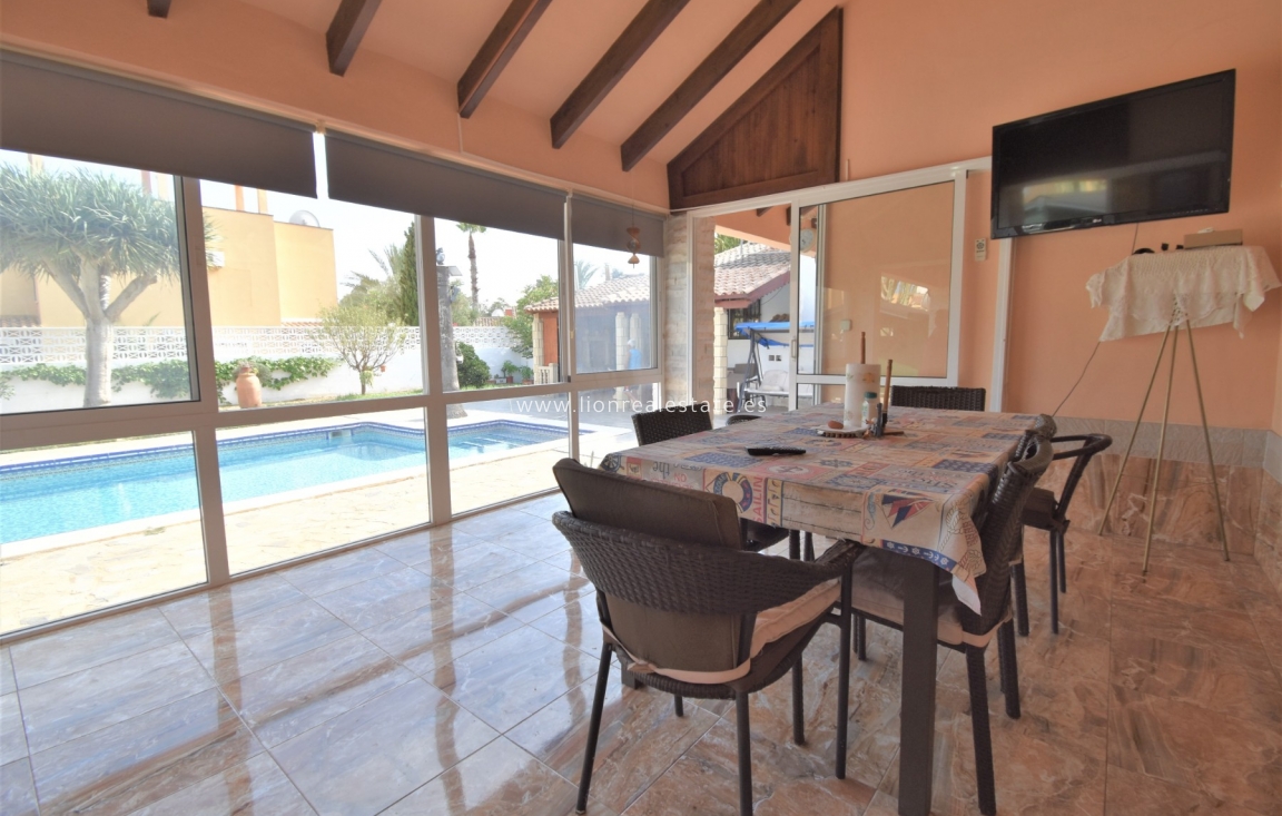 Перепродажа - Villa - Orihuela Costa - Villamartín