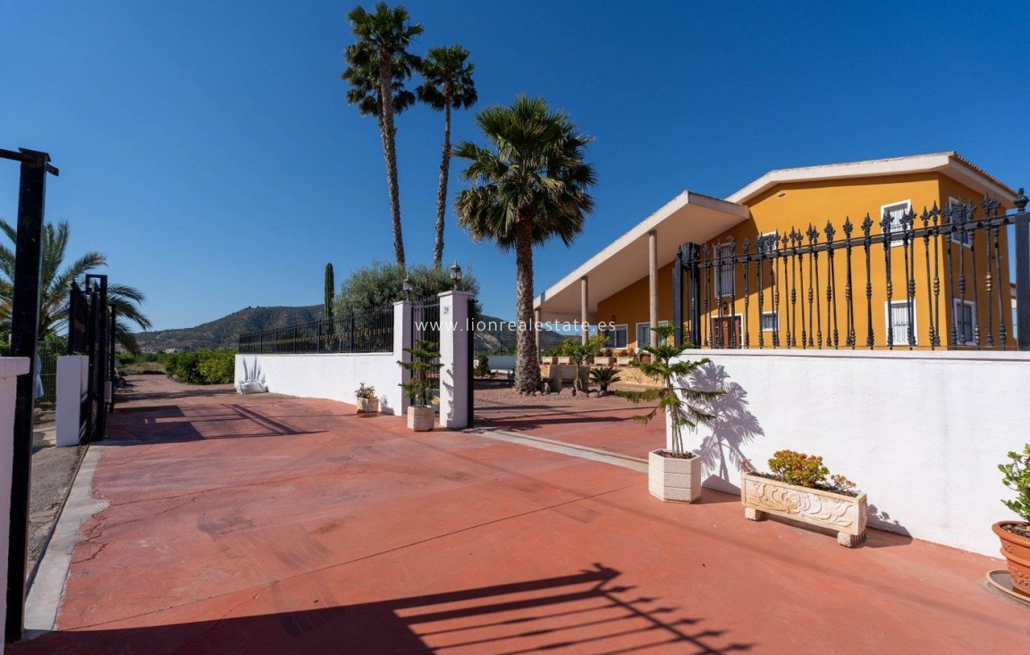 Перепродажа - Villa - Orihuela - Desamparados-Hurchillo-Torremendo