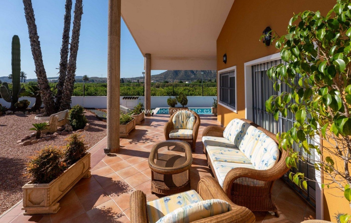 Перепродажа - Villa - Orihuela - Desamparados-Hurchillo-Torremendo