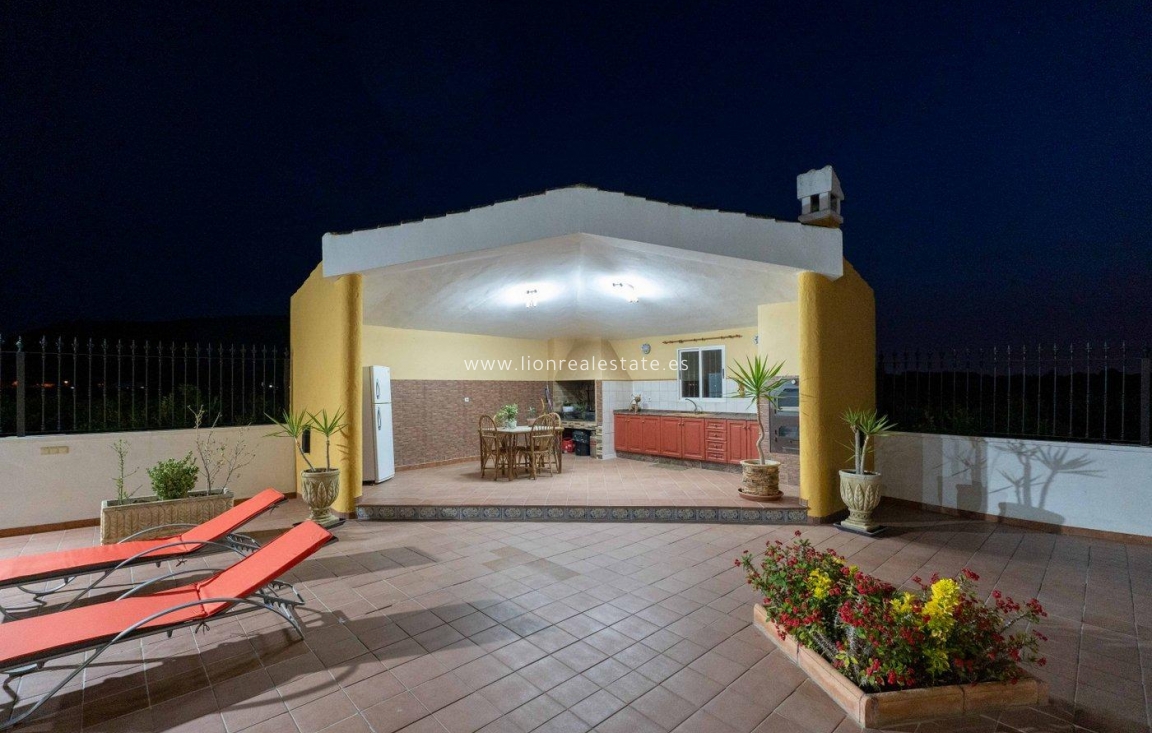 Перепродажа - Villa - Orihuela - Desamparados-Hurchillo-Torremendo