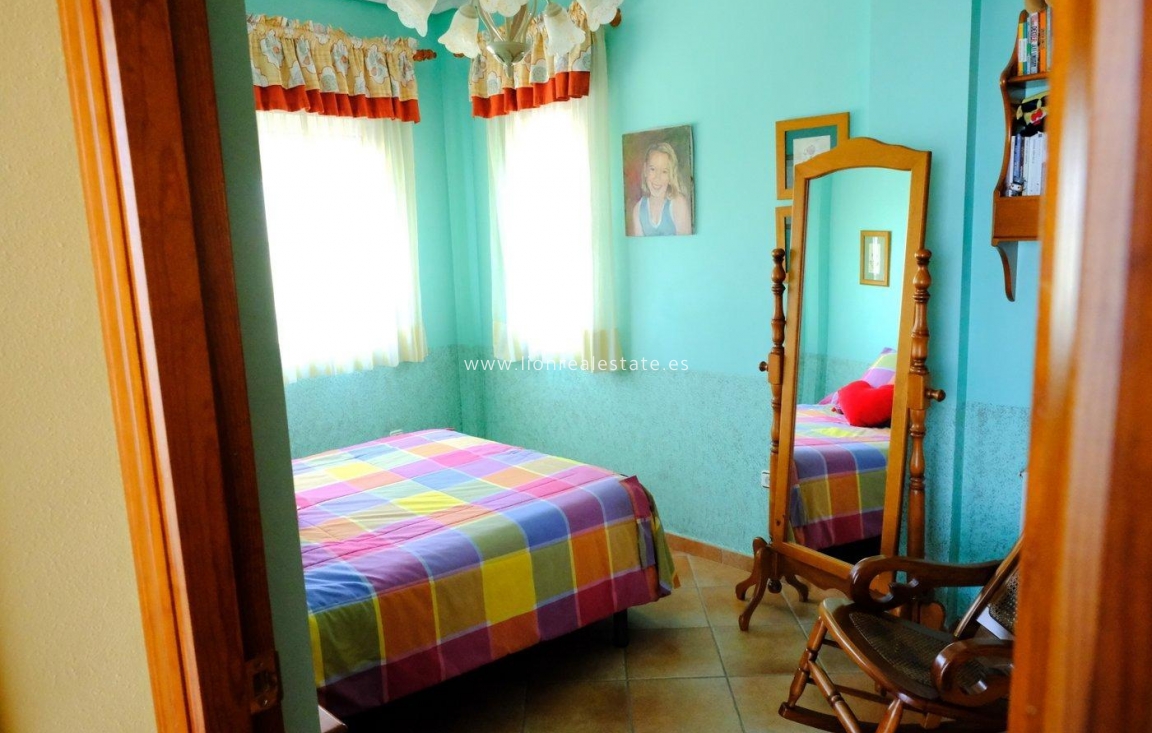 Перепродажа - Villa - Orihuela - Desamparados-Hurchillo-Torremendo