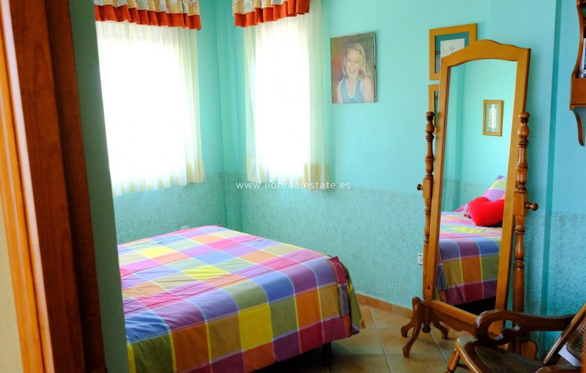 Перепродажа - Villa - Orihuela - Desamparados-Hurchillo-Torremendo