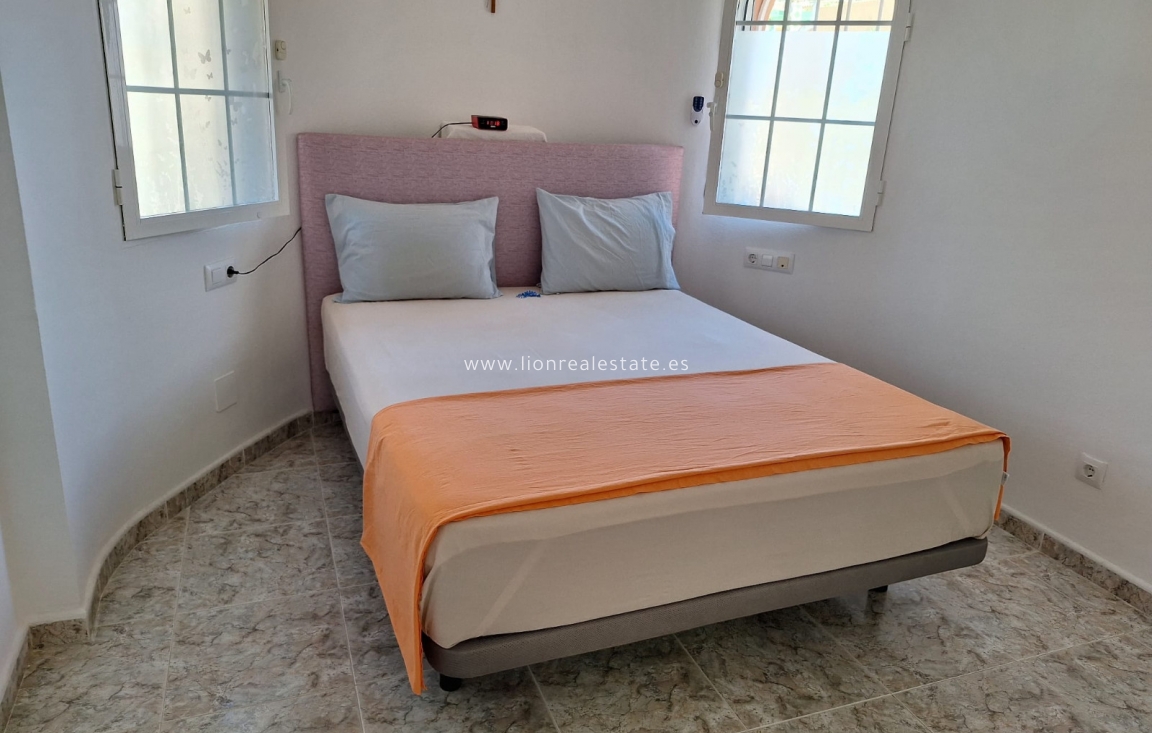 Перепродажа - Villa - Playa Flamenca - Villas San Luis