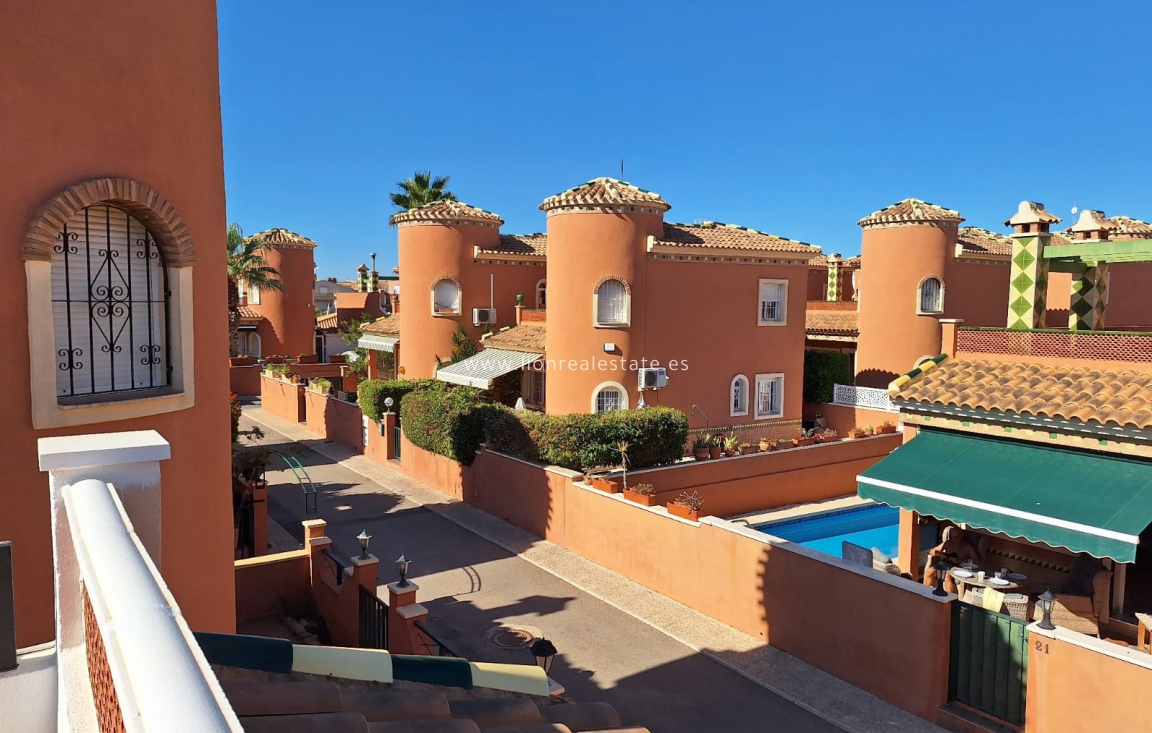 Перепродажа - Villa - Playa Flamenca - Villas San Luis