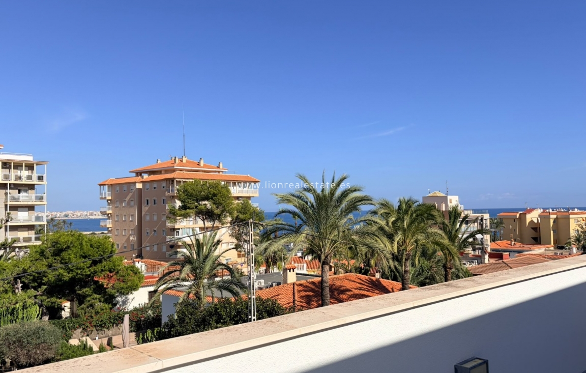Перепродажа - Villa - Punta Prima
