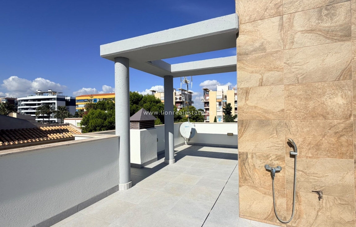 Перепродажа - Villa - Punta Prima