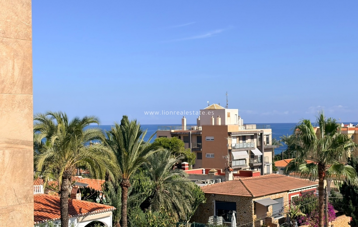 Перепродажа - Villa - Punta Prima