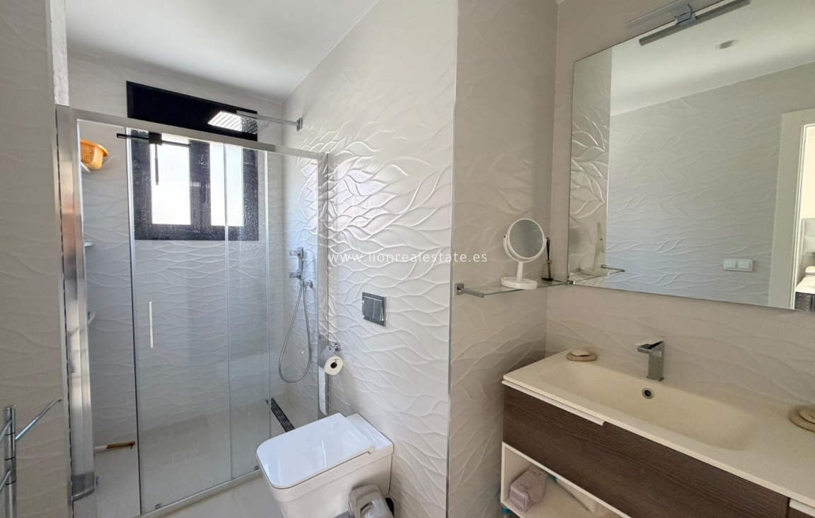 Перепродажа - Villa - Punta Prima