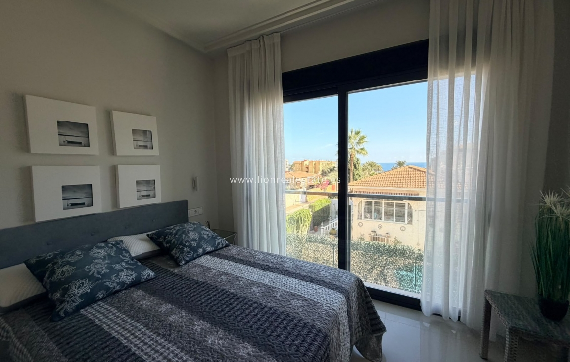 Перепродажа - Villa - Punta Prima