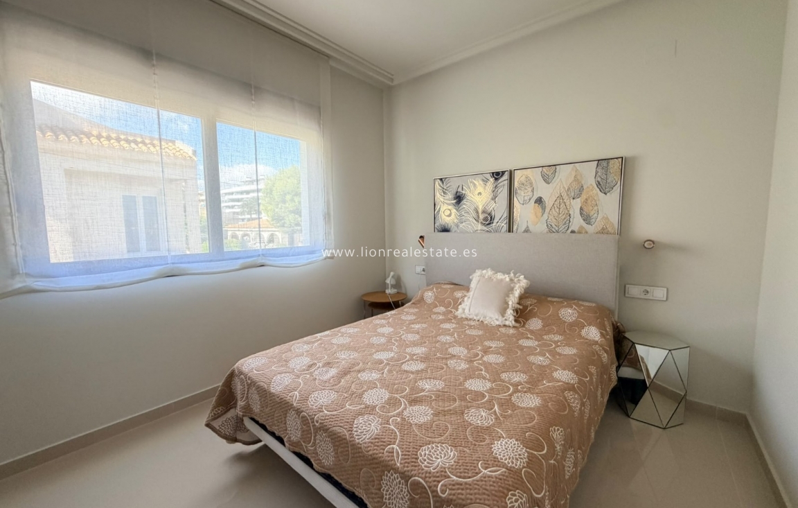 Перепродажа - Villa - Punta Prima