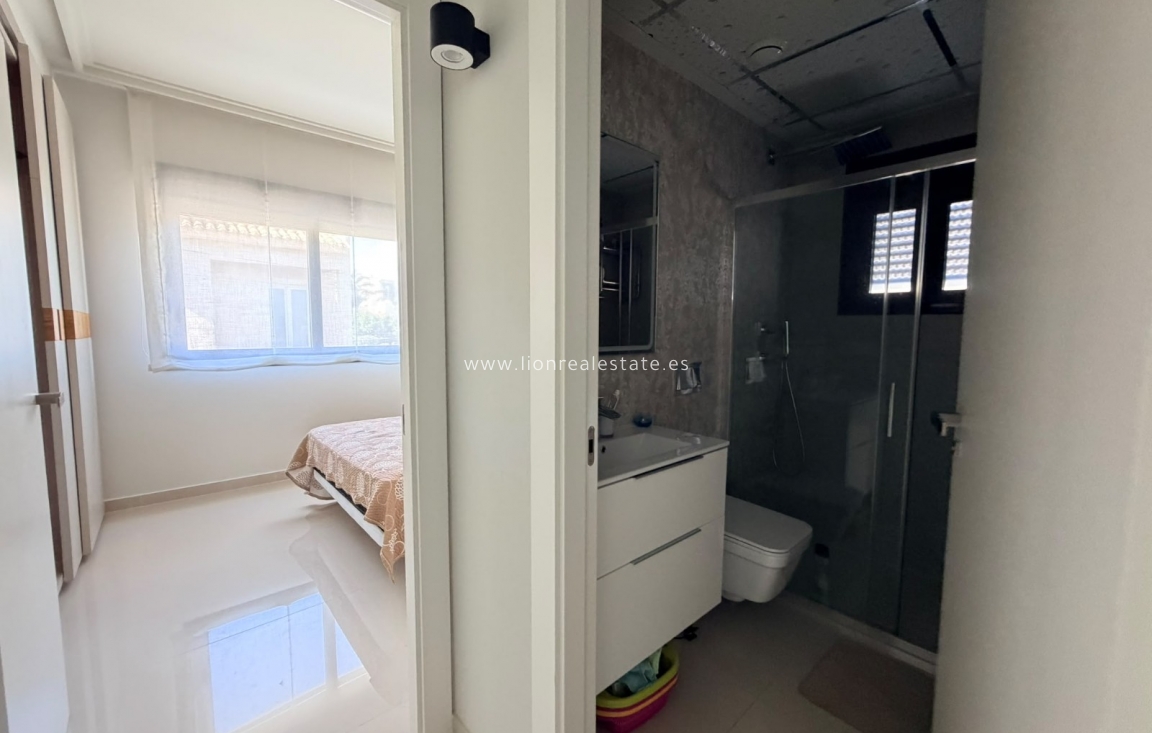 Перепродажа - Villa - Punta Prima