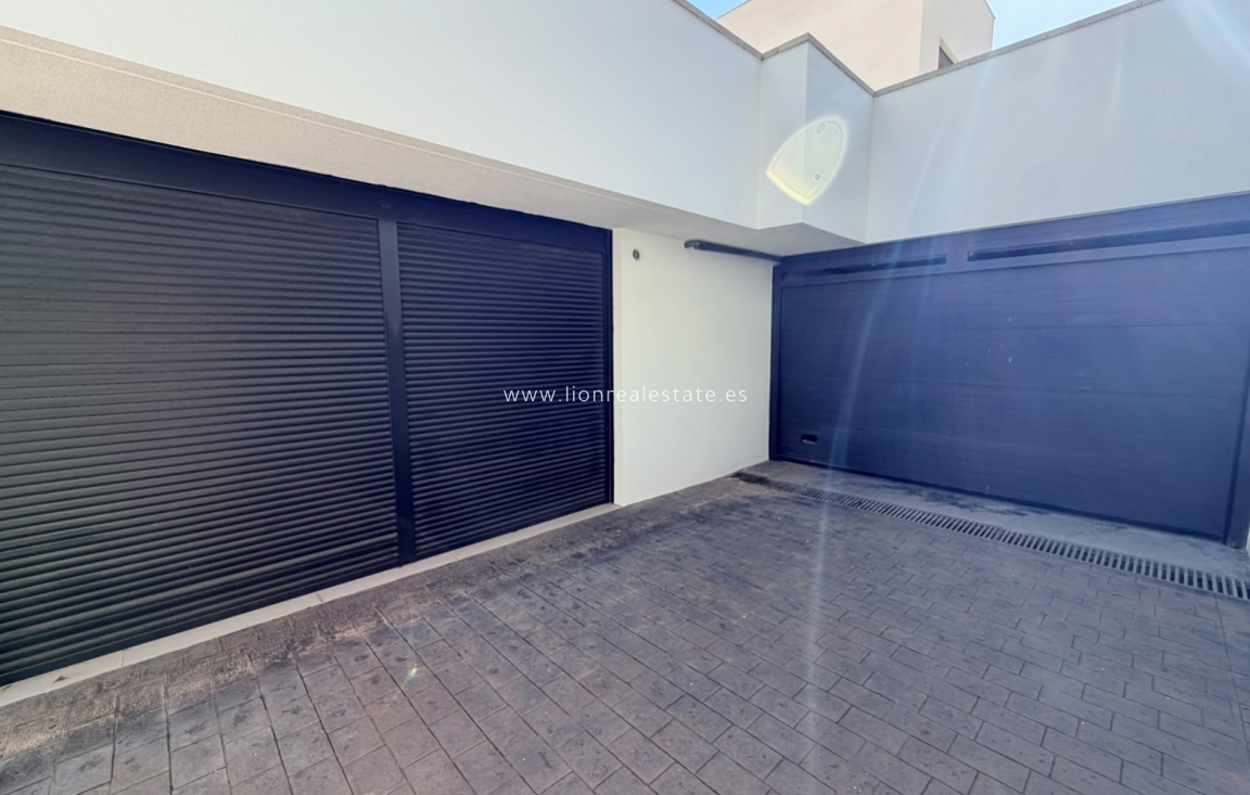 Перепродажа - Villa - Punta Prima