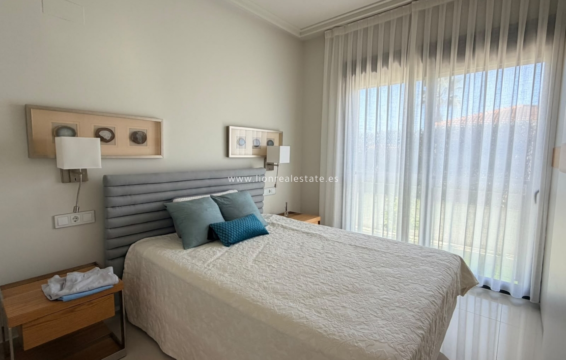 Перепродажа - Villa - Punta Prima