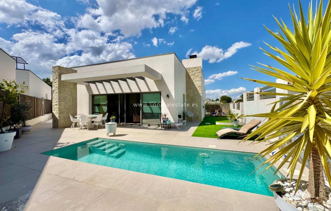Перепродажа - Villa - San Miguel de Salinas - Blue Lagoon - Galán