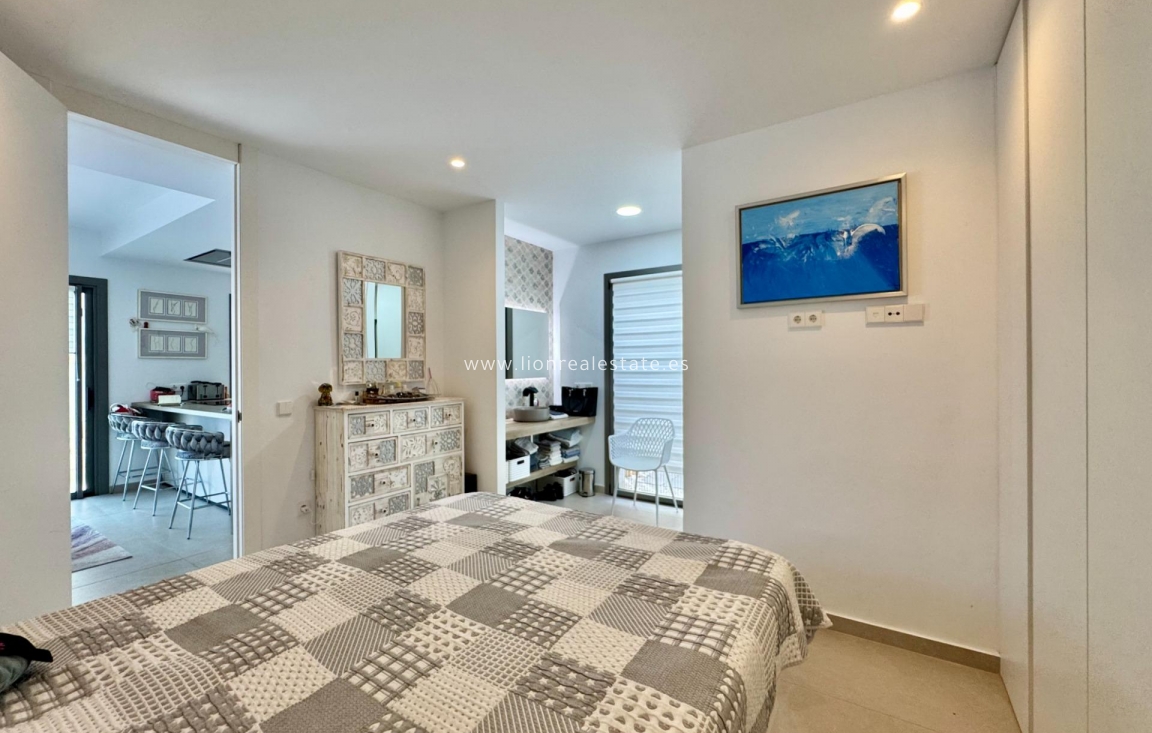 Перепродажа - Villa - San Miguel de Salinas - Blue Lagoon - Galán