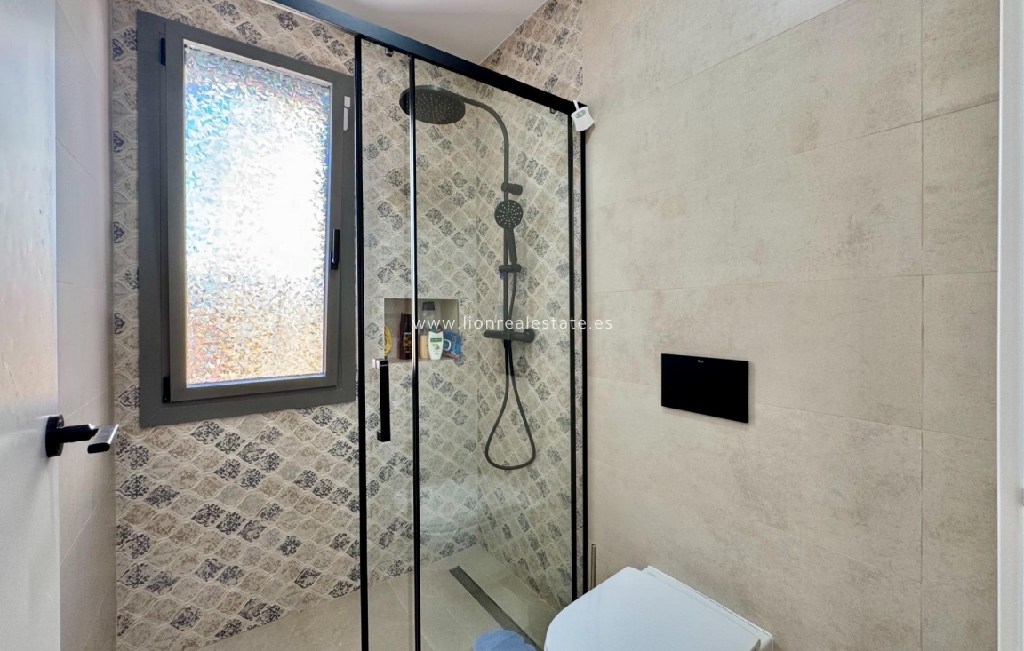 Перепродажа - Villa - San Miguel de Salinas - Blue Lagoon - Galán