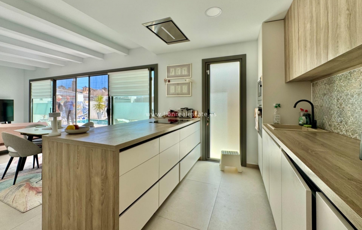 Перепродажа - Villa - San Miguel de Salinas - Blue Lagoon - Galán