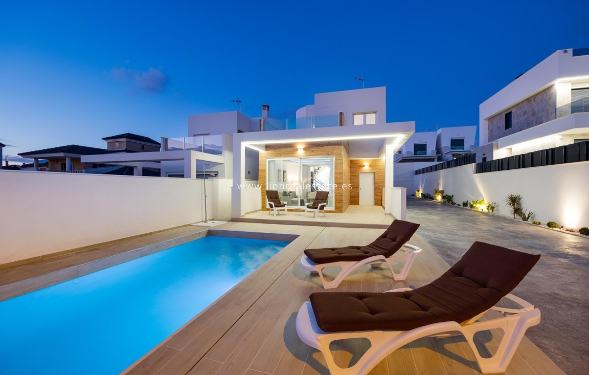 Перепродажа - Villa - Torrevieja - Aguas Nuevas