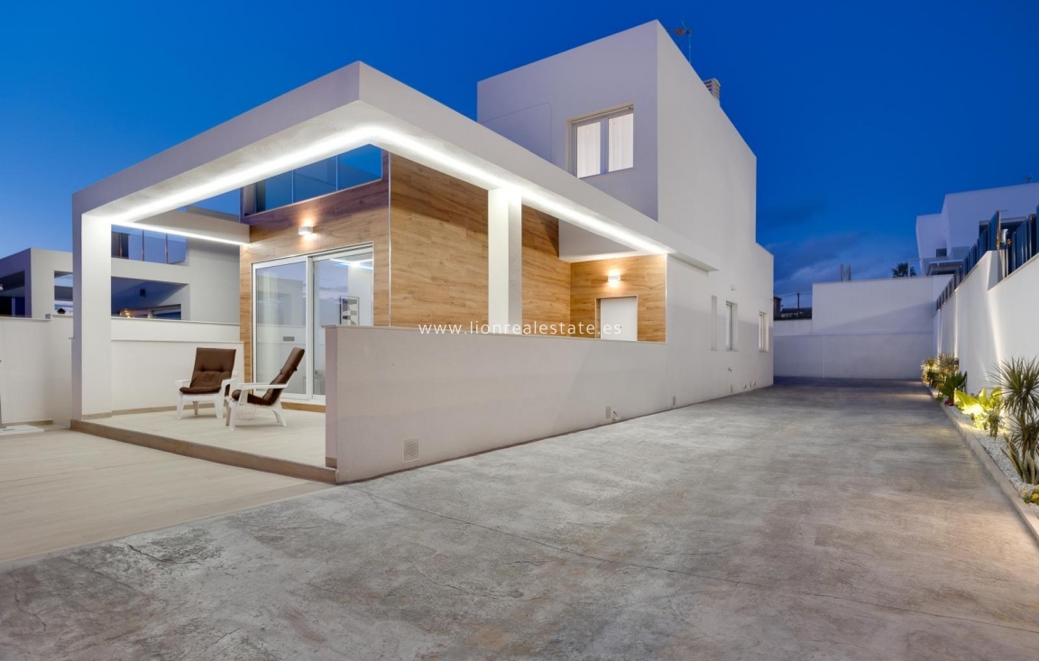 Перепродажа - Villa - Torrevieja - Aguas Nuevas