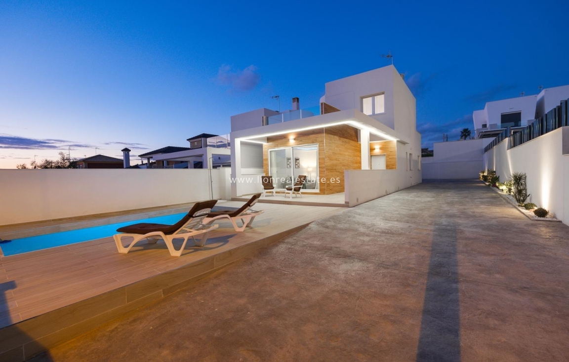 Перепродажа - Villa - Torrevieja - Aguas Nuevas