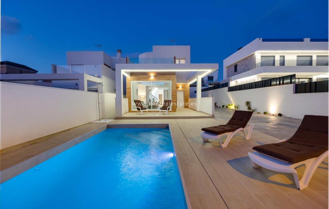 Перепродажа - Villa - Torrevieja - Aguas Nuevas
