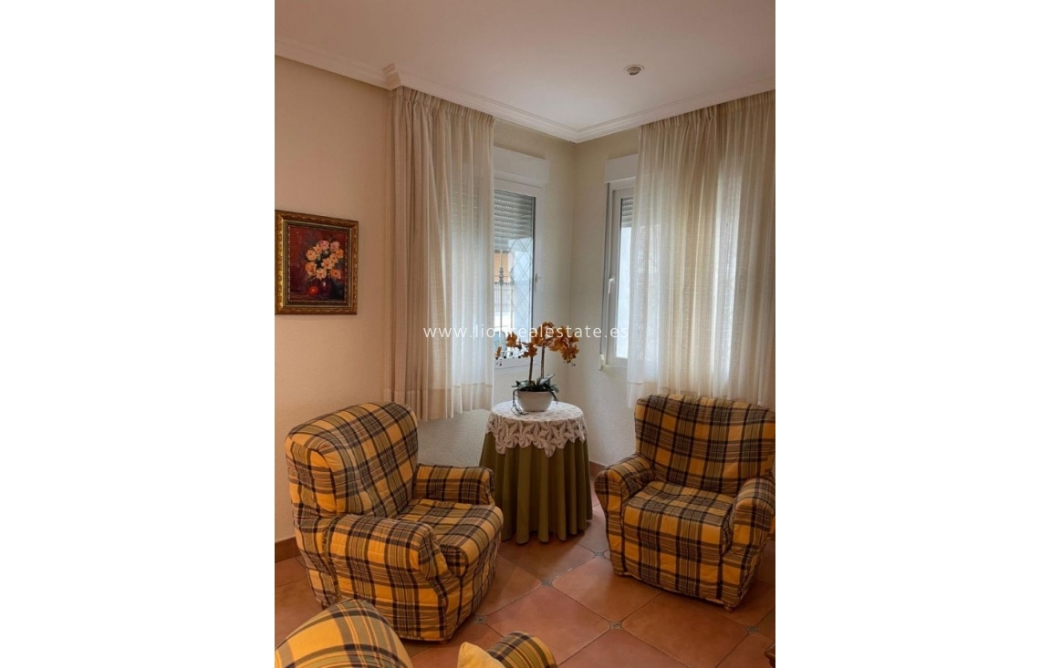 Перепродажа - Villa - Torrevieja - Estacion de autobuses