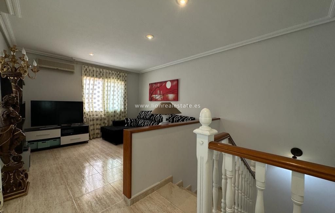 Перепродажа - Villa - Torrevieja - La Mata
