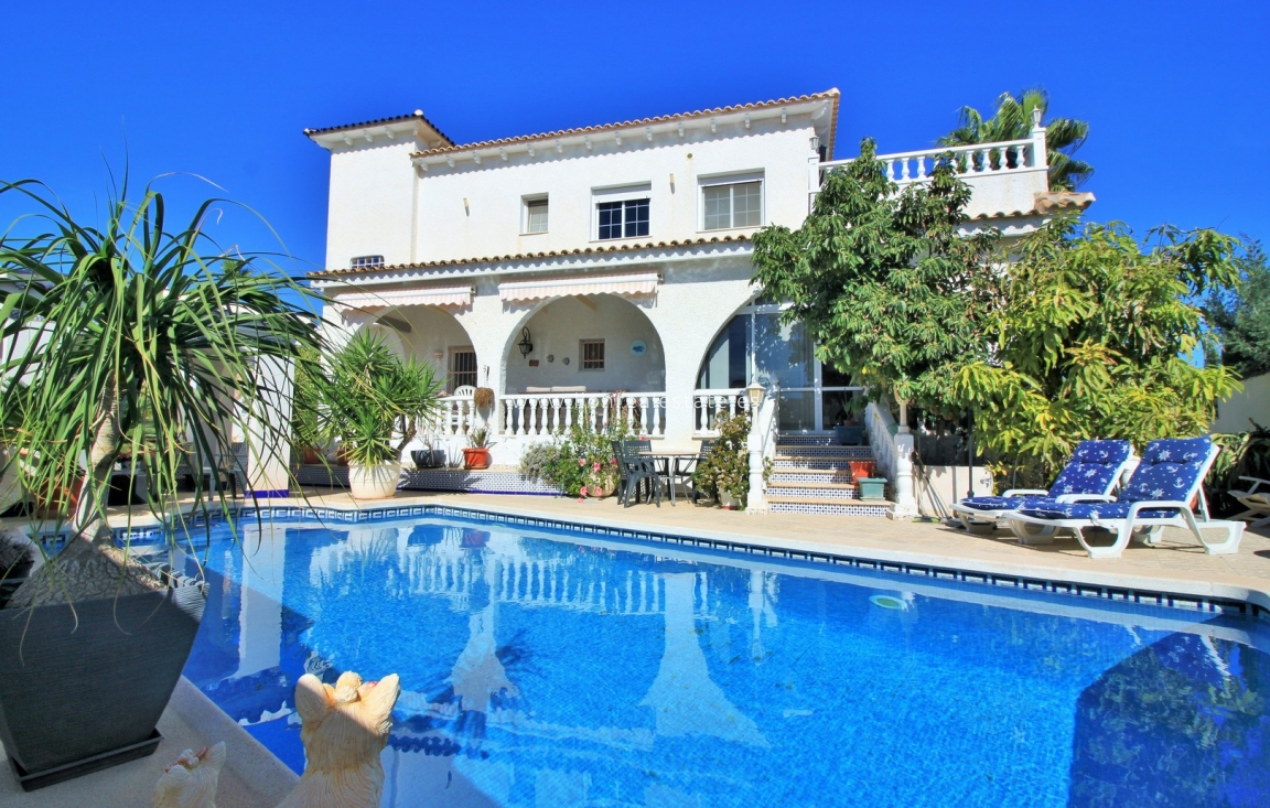 Перепродажа - Villa - Villamartín