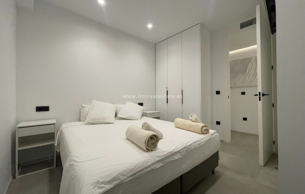 Resale - Apartment / flat - Alicante - Center