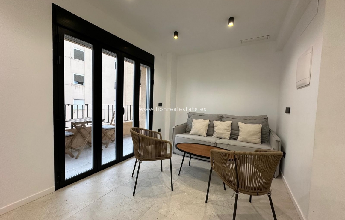 Resale - Apartment / flat - Alicante - Center